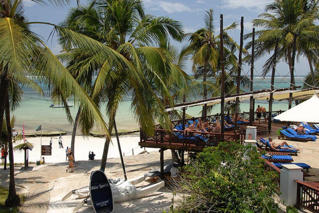 Voyager Beach Resort Mombasa Exterior foto