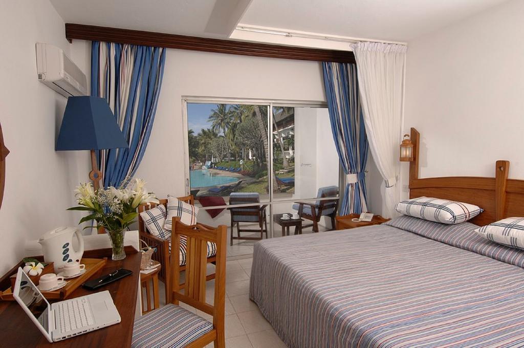 Voyager Beach Resort Mombasa Habitación foto
