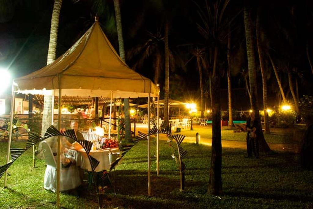 Voyager Beach Resort Mombasa Exterior foto