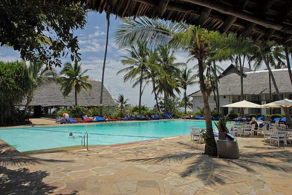 Voyager Beach Resort Mombasa Exterior foto