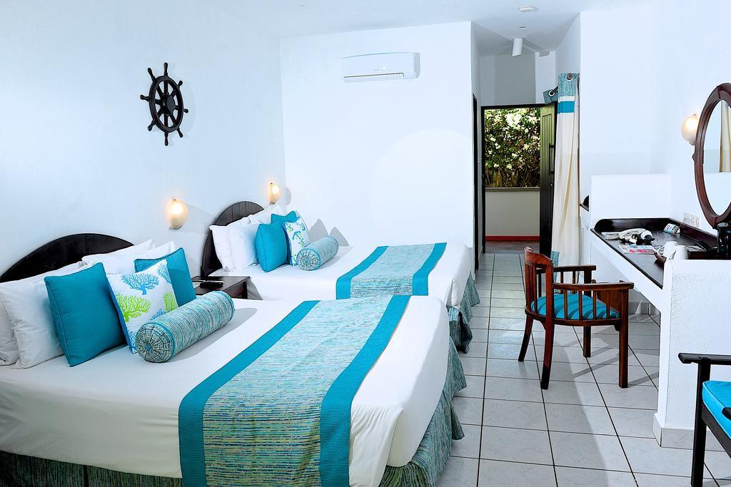 Voyager Beach Resort Mombasa Exterior foto